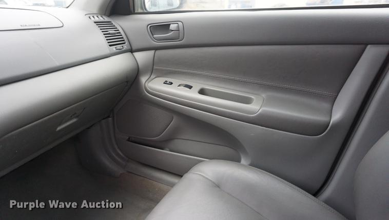 image for item DB0330 2004 Toyota Camry LE