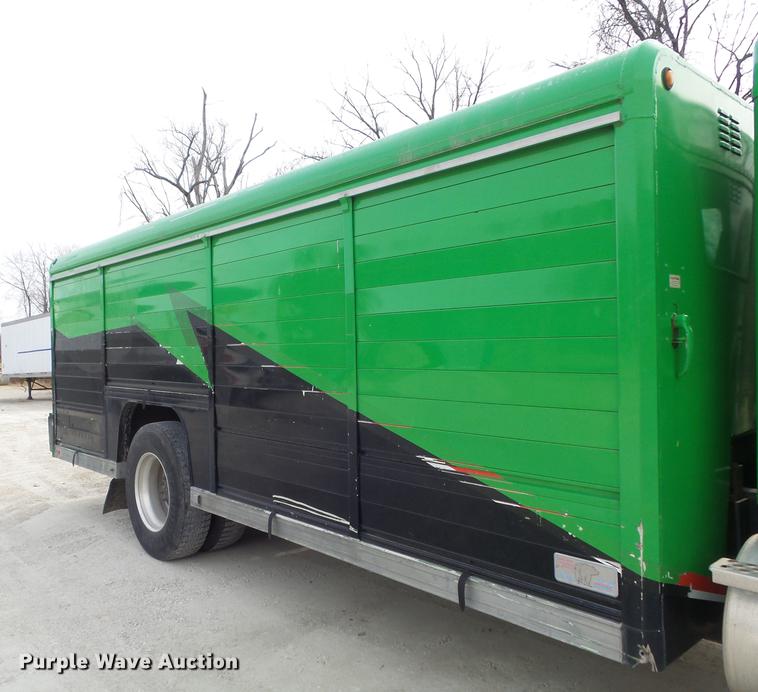 image for item DB6273 2003 Mickey Truck Bodies A0-A side load truck body