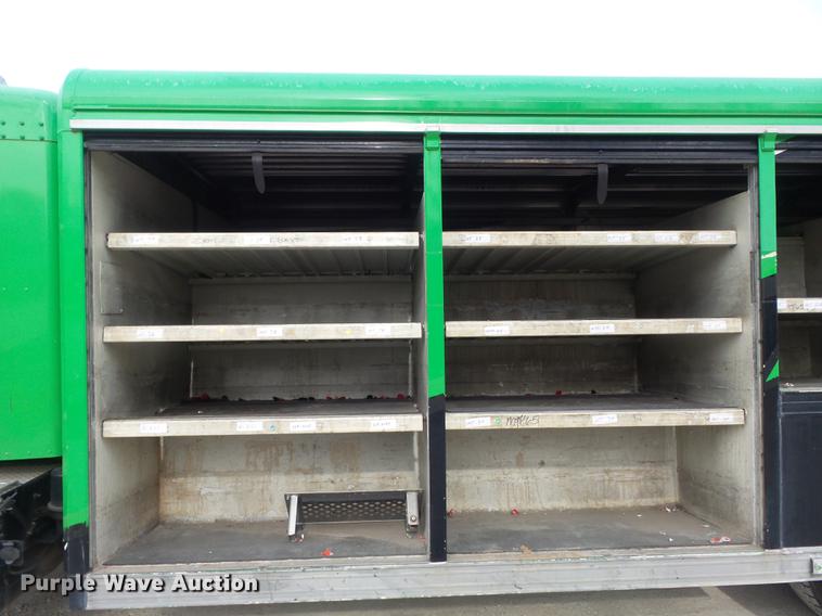 image for item DB6273 2003 Mickey Truck Bodies A0-A side load truck body