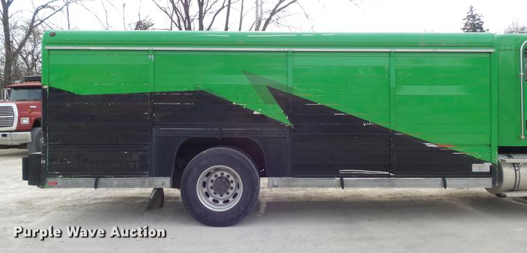 image for item DB6273 2003 Mickey Truck Bodies A0-A side load truck body