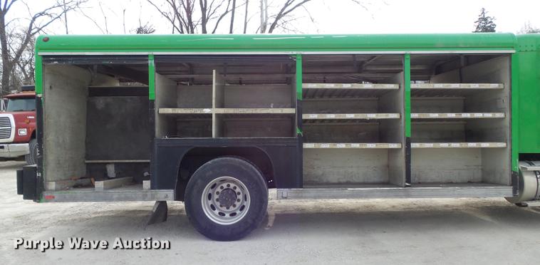 image for item DB6273 2003 Mickey Truck Bodies A0-A side load truck body