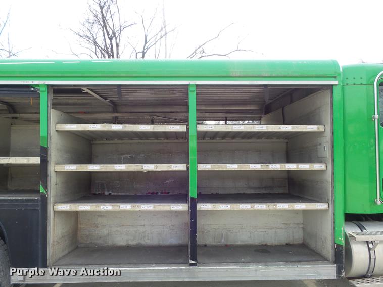 image for item DB6273 2003 Mickey Truck Bodies A0-A side load truck body