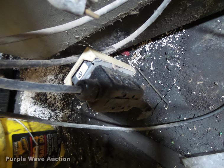 image for item DB9833 Eliminator 120 waste oil heater