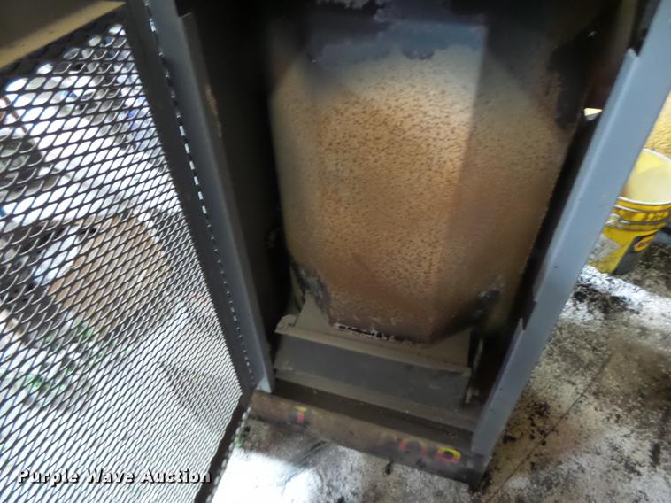 image for item DB9833 Eliminator 120 waste oil heater