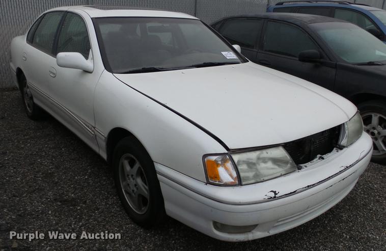 image for item DC0507 1998 Toyota Avalon XL