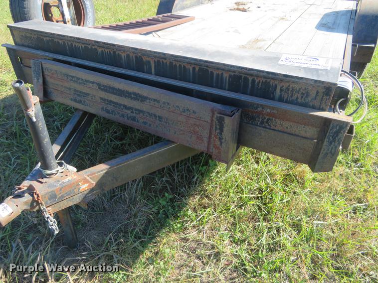 image for item DC0760 1999 L&M flatbed trailer
