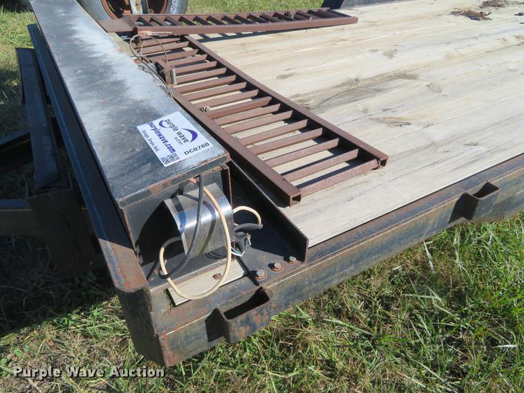 image for item DC0760 1999 L&M flatbed trailer