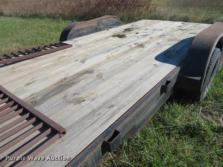 image for item DC0760 1999 L&M flatbed trailer