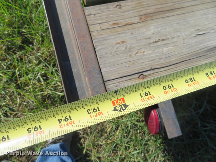 image for item DC0760 1999 L&M flatbed trailer