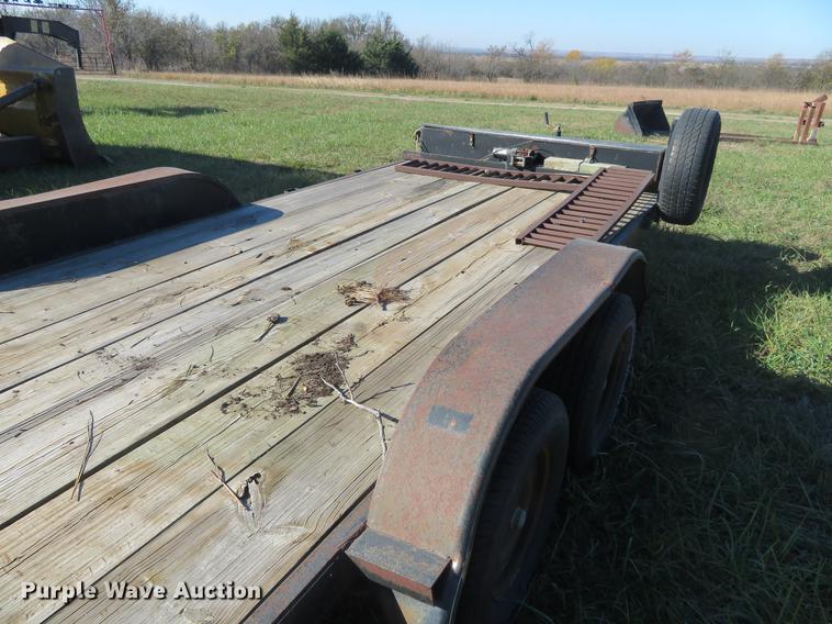 image for item DC0760 1999 L&M flatbed trailer