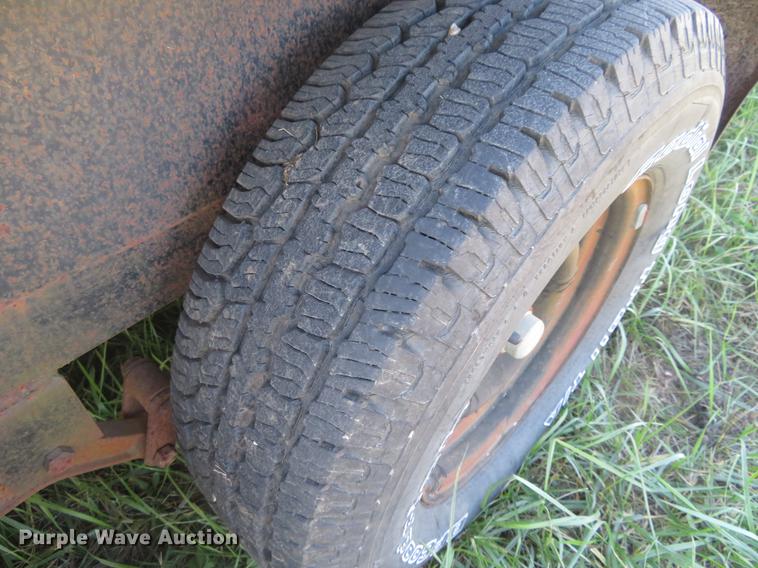 image for item DC0760 1999 L&M flatbed trailer