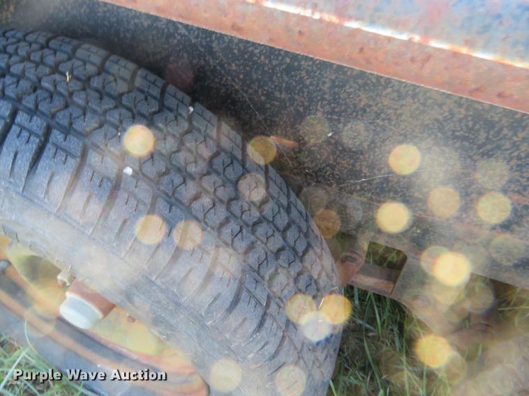 image for item DC0760 1999 L&M flatbed trailer