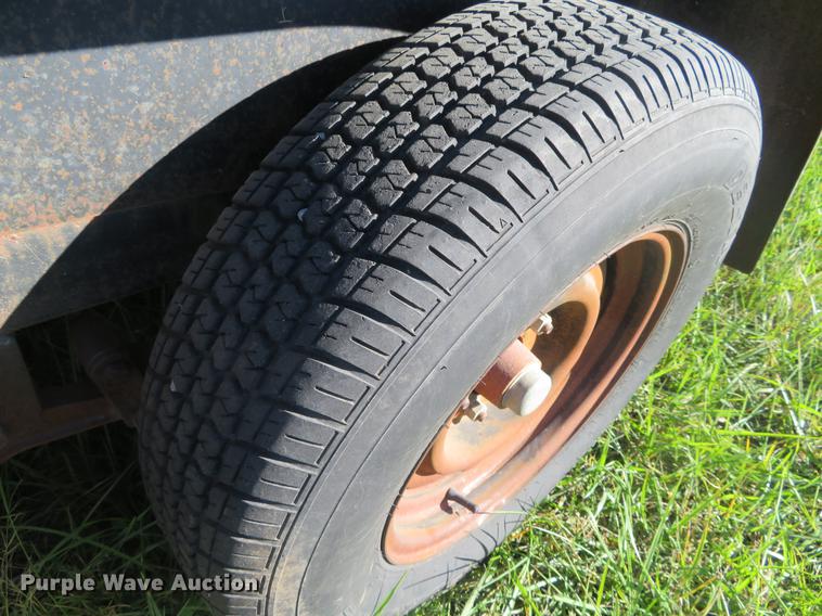 image for item DC0760 1999 L&M flatbed trailer