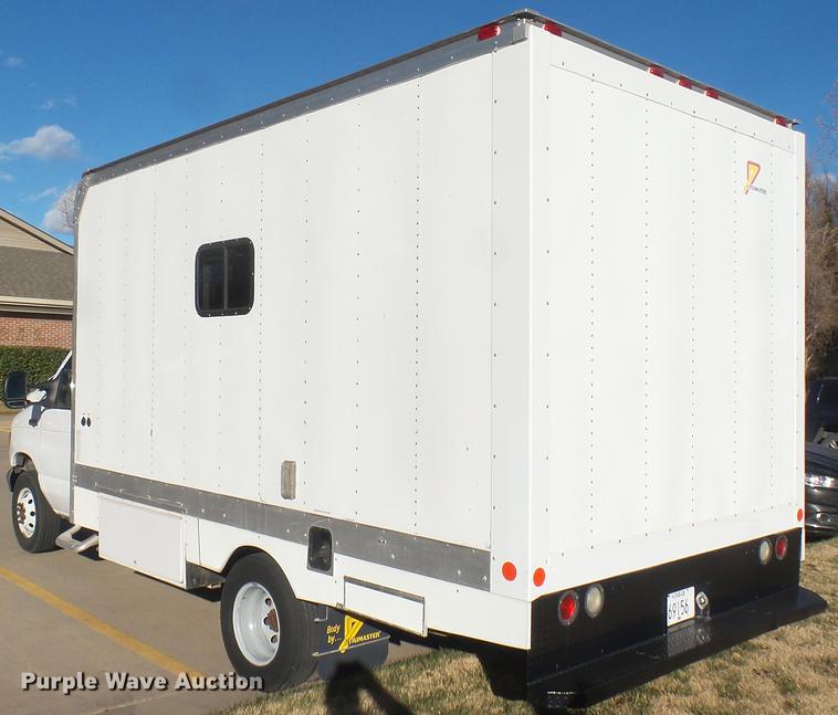image for item DC1941 2006 Ford Econoline E450 box truck