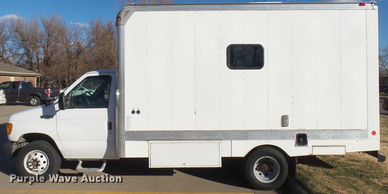 image for item DC1941 2006 Ford Econoline E450 box truck