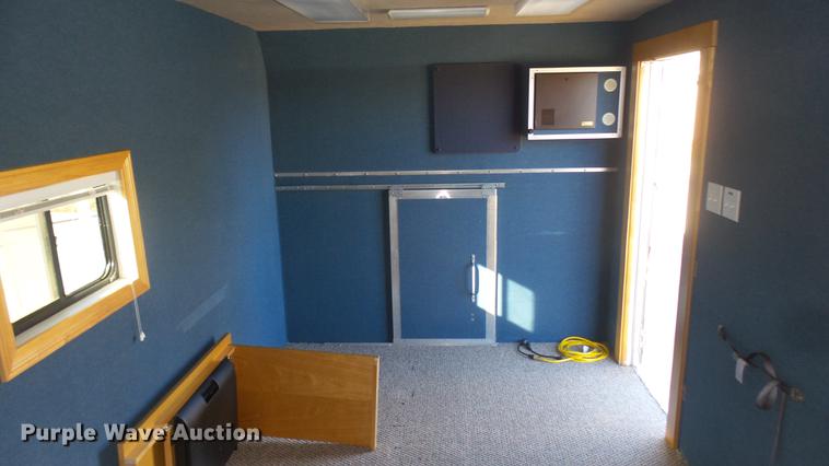 image for item DC1941 2006 Ford Econoline E450 box truck