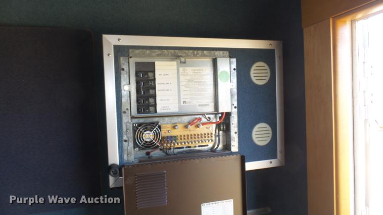 image for item DC1941 2006 Ford Econoline E450 box truck