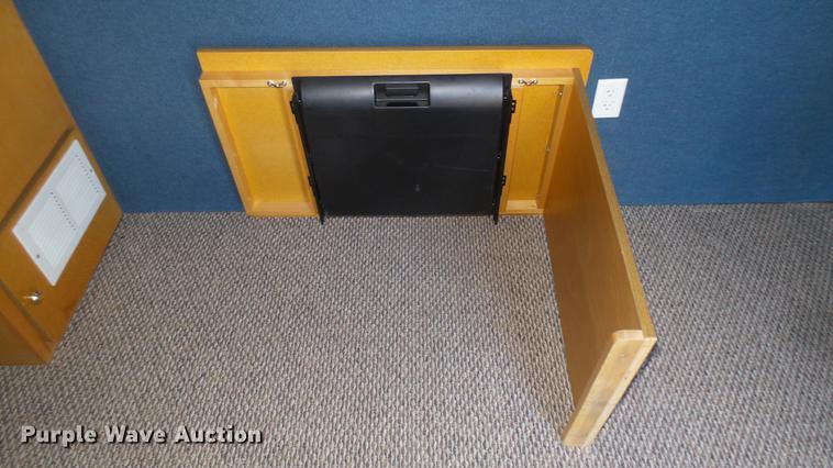 image for item DC1941 2006 Ford Econoline E450 box truck