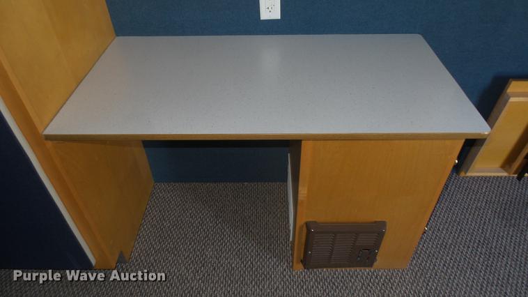 image for item DC1941 2006 Ford Econoline E450 box truck