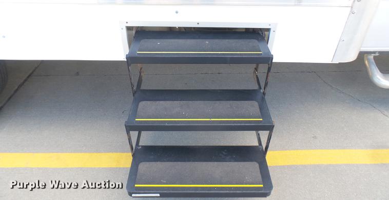 image for item DC1941 2006 Ford Econoline E450 box truck