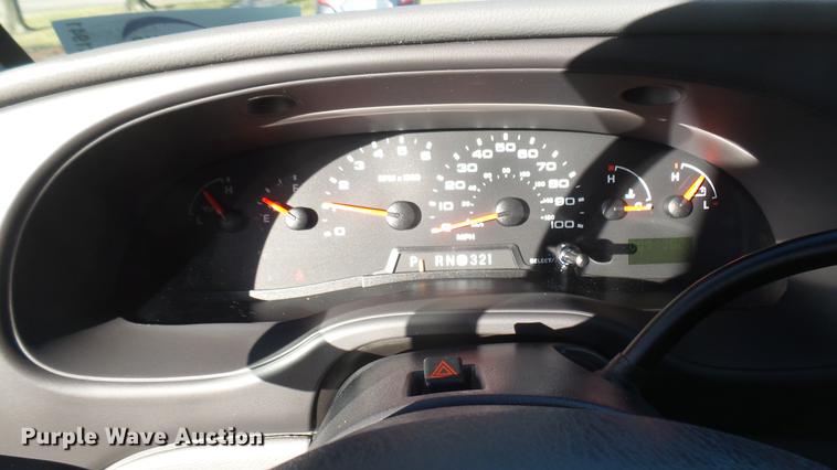 image for item DC1941 2006 Ford Econoline E450 box truck