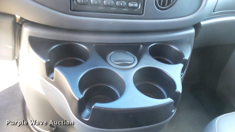 image for item DC1941 2006 Ford Econoline E450 box truck