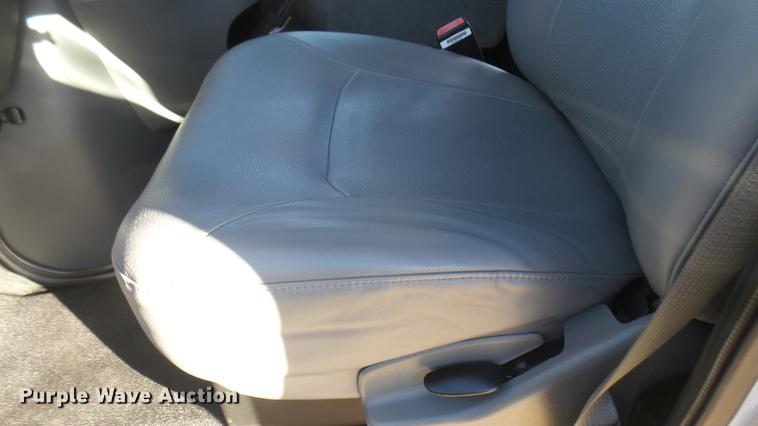 image for item DC1941 2006 Ford Econoline E450 box truck