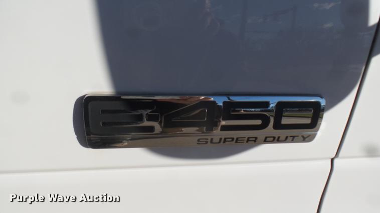 image for item DC1941 2006 Ford Econoline E450 box truck