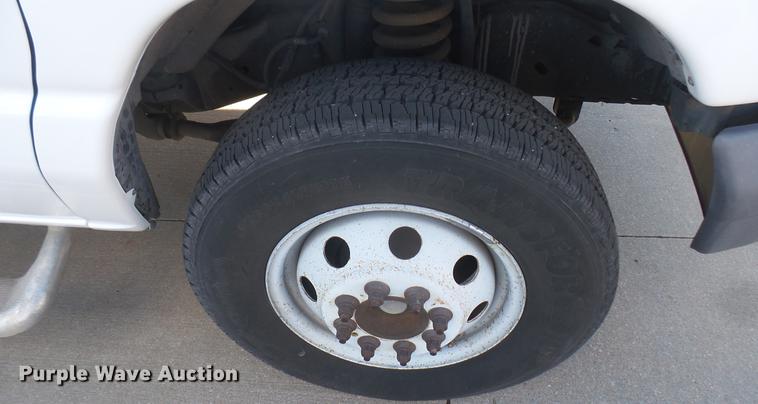 image for item DC1941 2006 Ford Econoline E450 box truck