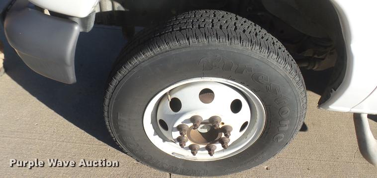 image for item DC1941 2006 Ford Econoline E450 box truck