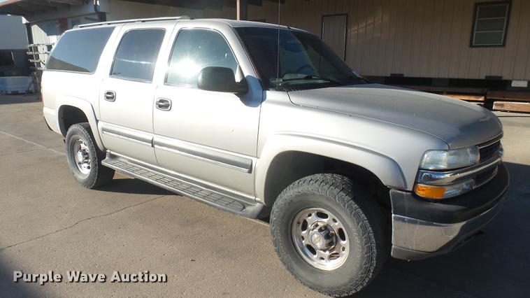 image for item DC1974 2004 Chevrolet Suburban 2500 SUV