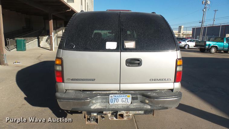image for item DC1974 2004 Chevrolet Suburban 2500 SUV