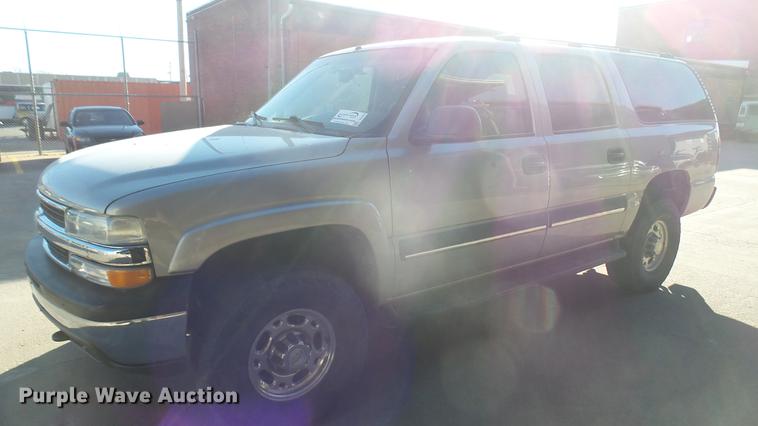 image for item DC1974 2004 Chevrolet Suburban 2500 SUV