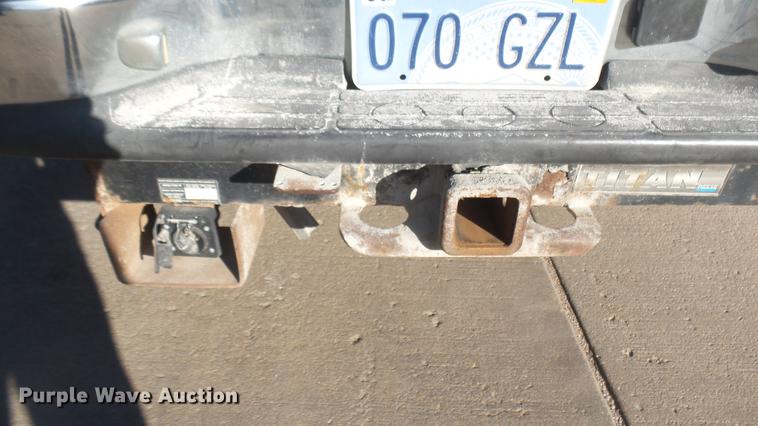 image for item DC1974 2004 Chevrolet Suburban 2500 SUV