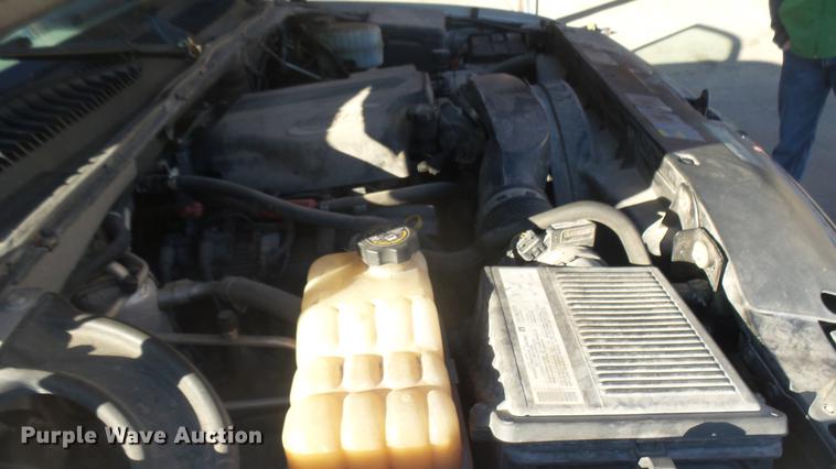 image for item DC1974 2004 Chevrolet Suburban 2500 SUV