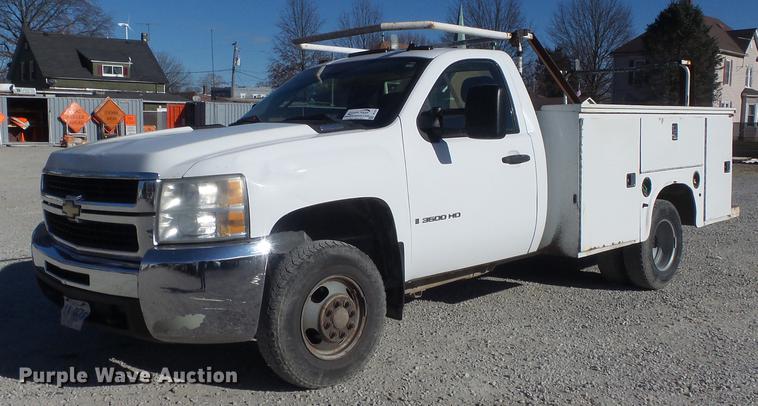 image for item DC7471 2007 Chevrolet 3500HD pickup truck