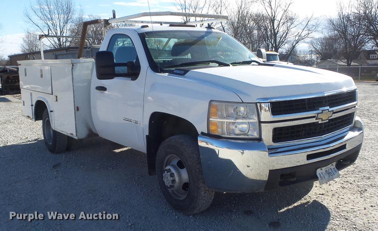 image for item DC7471 2007 Chevrolet 3500HD pickup truck