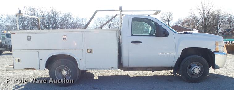 image for item DC7471 2007 Chevrolet 3500HD pickup truck