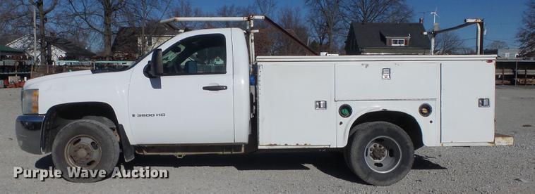 image for item DC7471 2007 Chevrolet 3500HD pickup truck