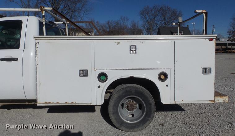 image for item DC7471 2007 Chevrolet 3500HD pickup truck