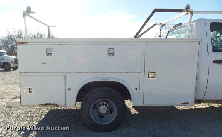 image for item DC7471 2007 Chevrolet 3500HD pickup truck