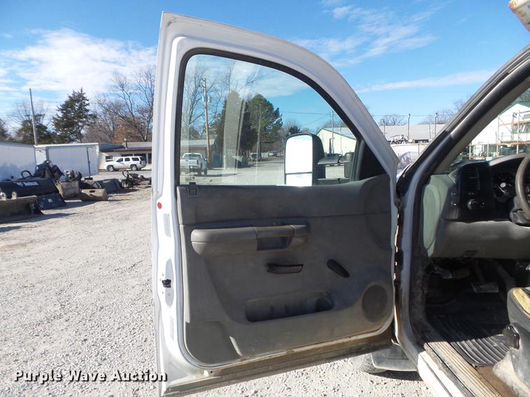 image for item DC7471 2007 Chevrolet 3500HD pickup truck