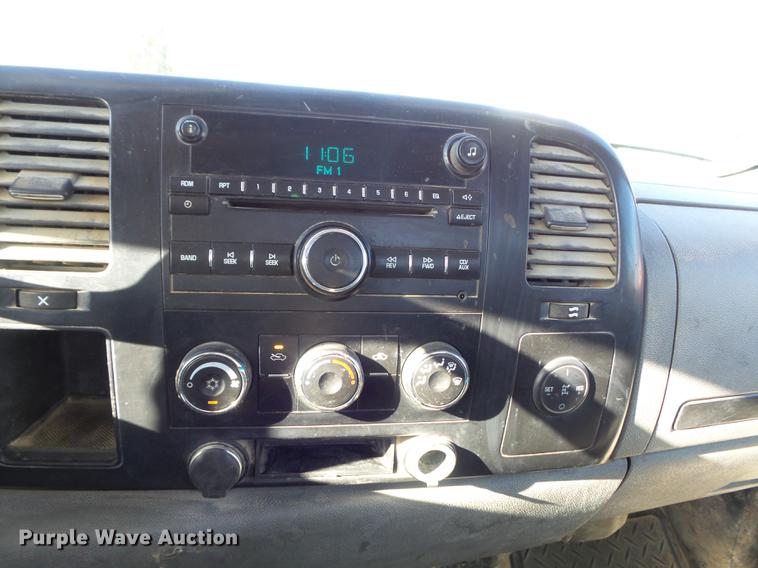 image for item DC7471 2007 Chevrolet 3500HD pickup truck