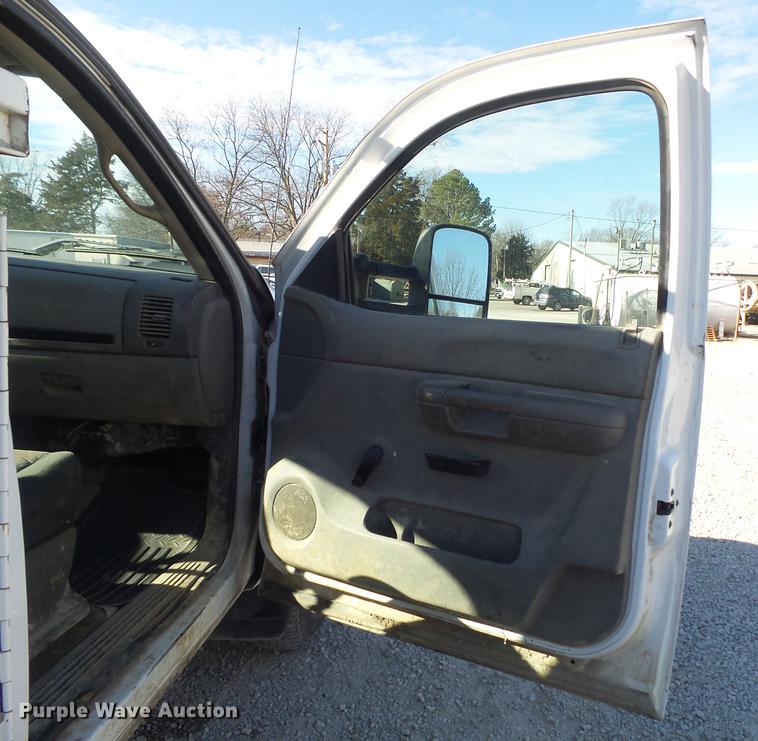 image for item DC7471 2007 Chevrolet 3500HD pickup truck