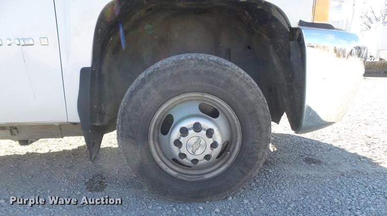 image for item DC7471 2007 Chevrolet 3500HD pickup truck
