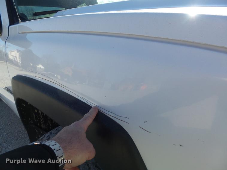 image for item DC7472 2006 Chevrolet Silverado 3500 Ext. Cab pickup truck