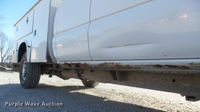 image for item DC7472 2006 Chevrolet Silverado 3500 Ext. Cab pickup truck