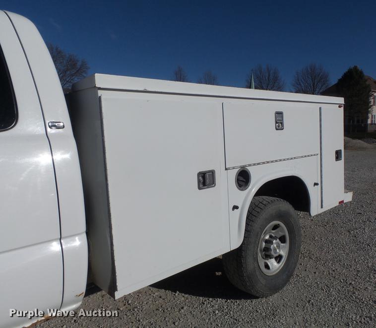 image for item DC7472 2006 Chevrolet Silverado 3500 Ext. Cab pickup truck