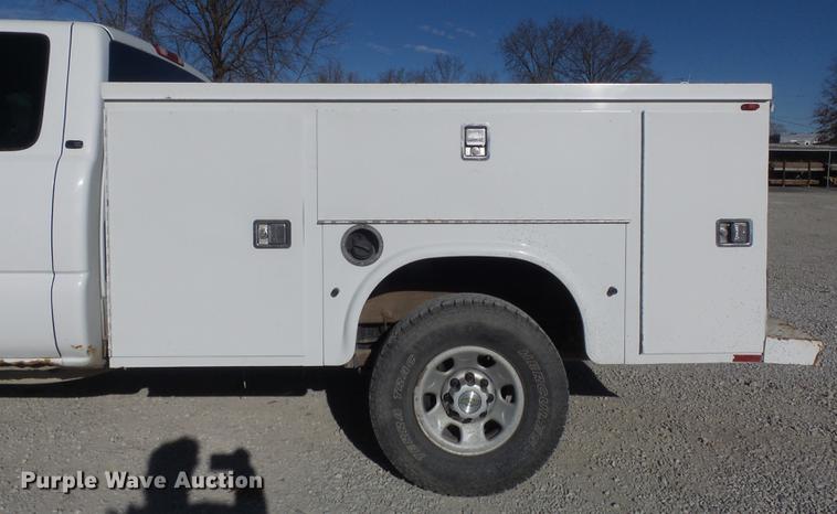 image for item DC7472 2006 Chevrolet Silverado 3500 Ext. Cab pickup truck
