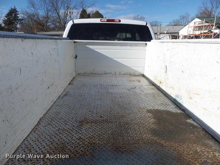 image for item DC7472 2006 Chevrolet Silverado 3500 Ext. Cab pickup truck